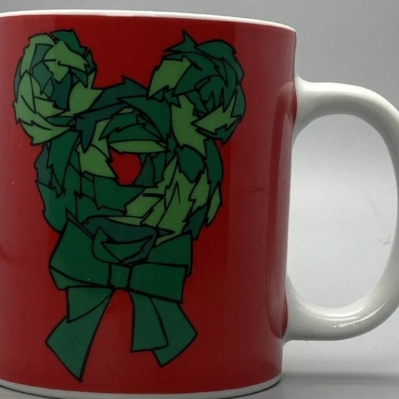 Walt Disney Gallery Mickey Mouse Christmas Wreath Holiday Collection Coffee Mug - Picture 3 of 7